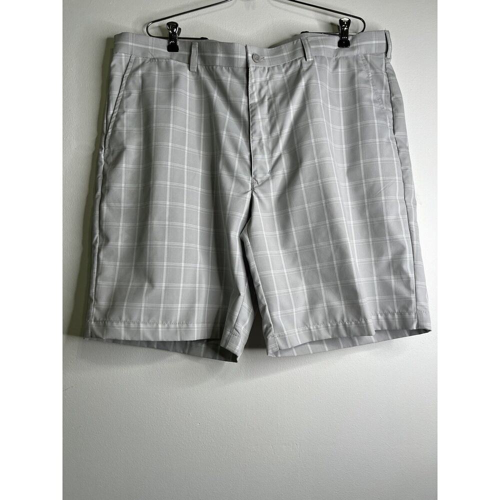 PGA Tour Golf Casual Shorts Flat Front Size 42 Gray White Plaid Stripes